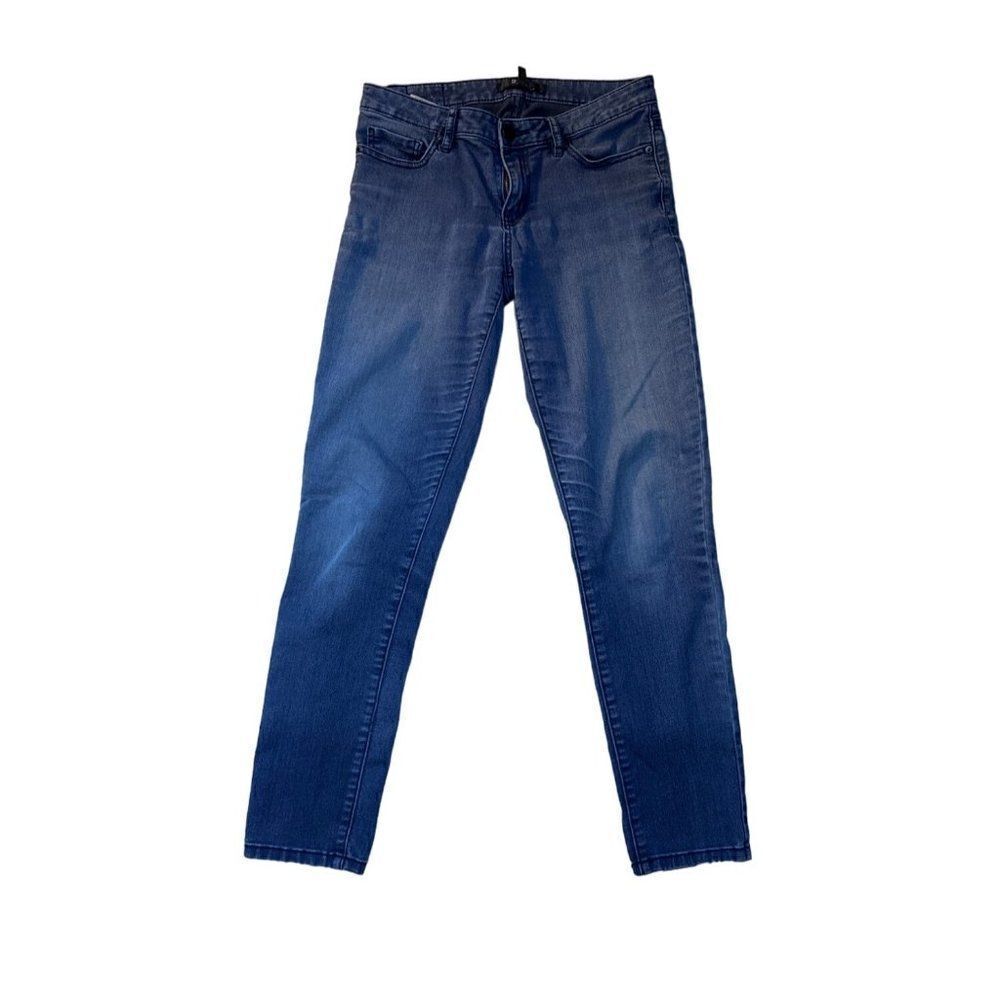 BCBG Women’s skinny jeans in midnight blue color size 6 very soft material